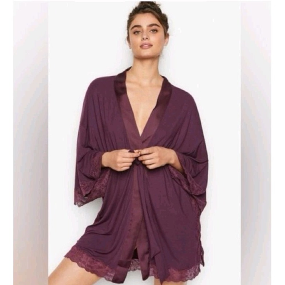 Victoria's Secret Heavenly Burgundy Lace Trim Robe Womens Size XS